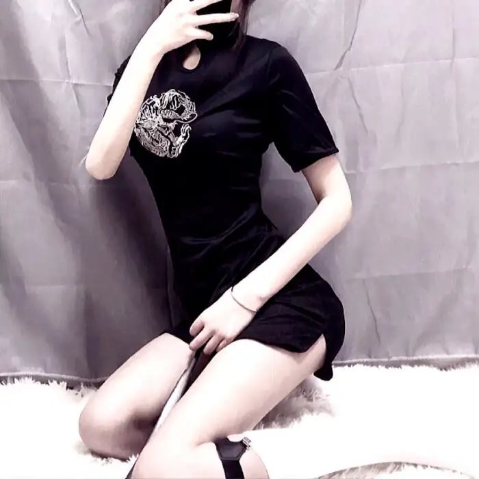 9顶假发的女孩